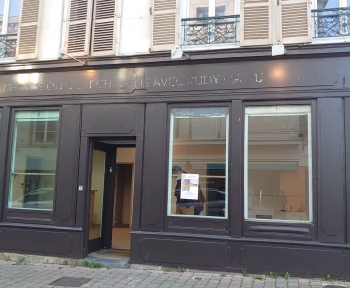 Location Local commercial  pièce Châlons-en-Champagne (51000) - 18 rue Croix des Teinturiers