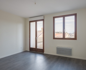 Location Appartement avec balcon 2 pièces Cosne-Cours-sur-Loire (58200)
