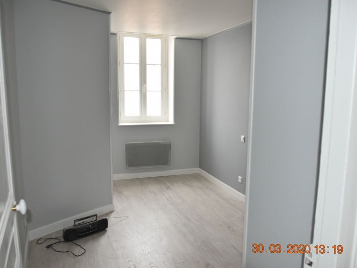 Location Appartement rénové 4 pièces Saint-Pourçain-sur-Sioule (03500) - fbg national
