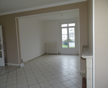 Location Appartement 4 pièces Condé-sur-Noireau (14110) - CENTRE VILLE