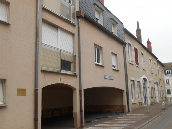Location Appartement 2 pièces Cosne-Cours-sur-Loire (58200) - centre-ville