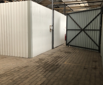 Hangar de stockage / Garage (avec accès à un quai de déchargement)