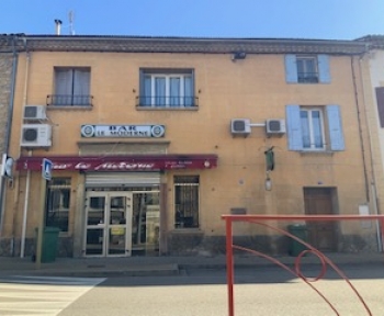 Location Local commercial 4 pièces Jonquières (84150) - CENTRE-VILLE