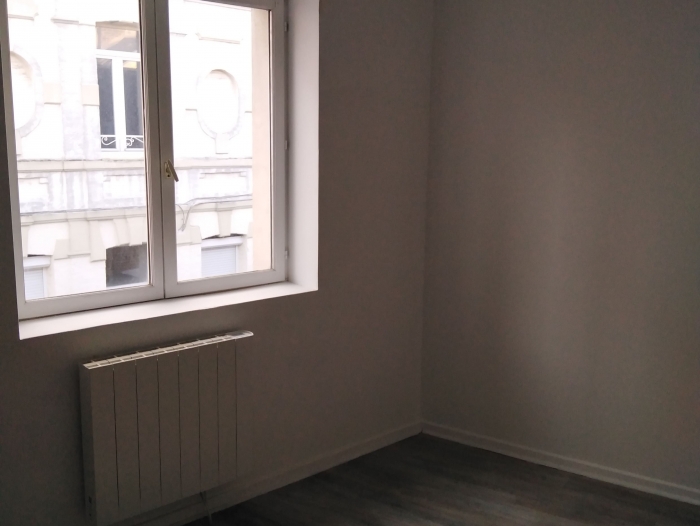Location Appartement 2 pièces Saint-Quentin (02100) - Centre ville