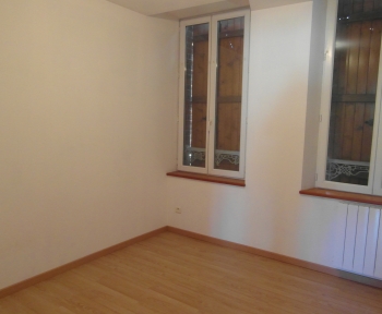 Location Appartement 3 pièces Sézanne (51120) - centre ville